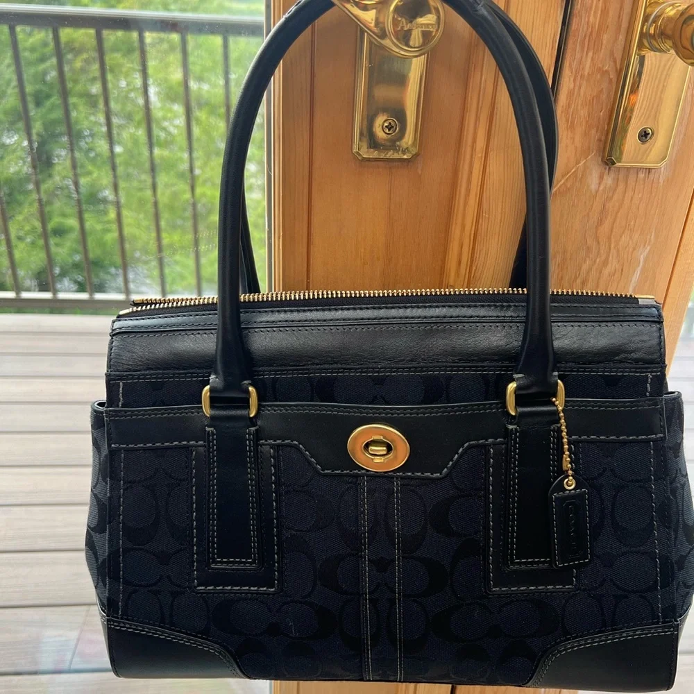 Coach satchel - Picture 10 of 16